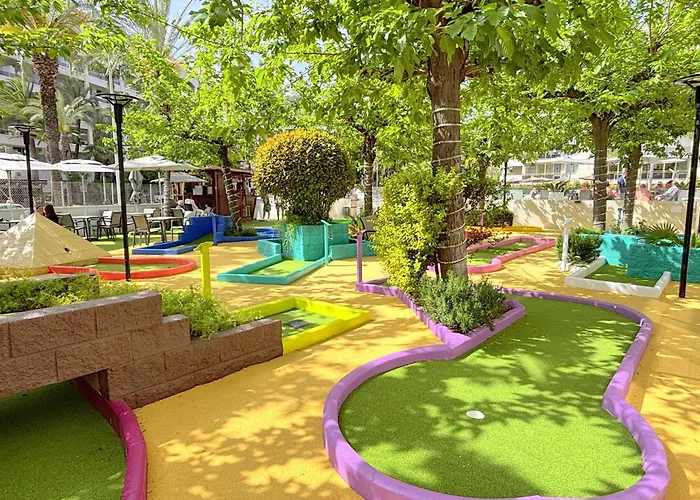 Rentalmar Salou Playa Family Suites & Pool
